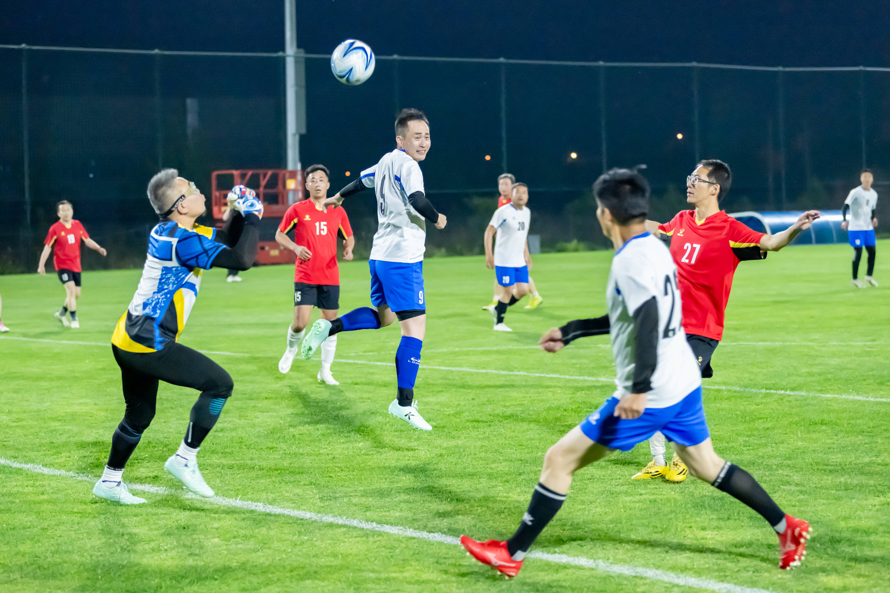 不屈精神的 不屈精神的