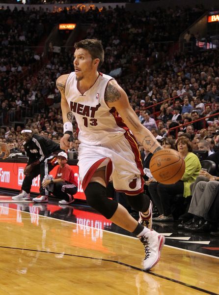 NBA-东契奇空砍42分 国王背靠背送湖人3连败